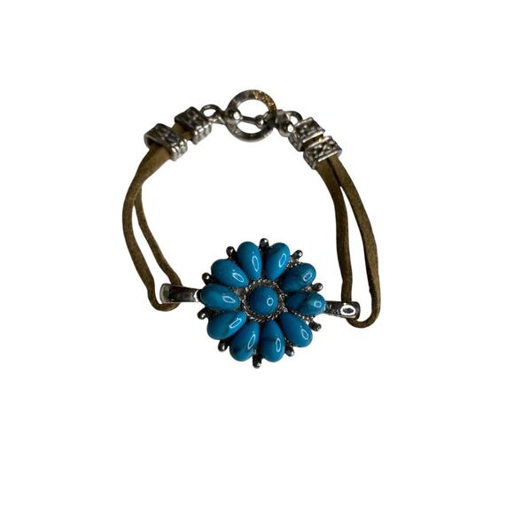 Faux Turquoise Southwestern Style Floral Toggle Clasp Bracelet - Picture 2 of 5